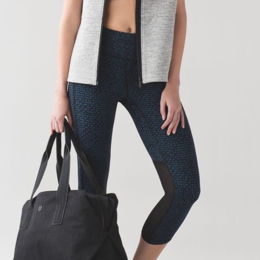Lululemon deep breath crop